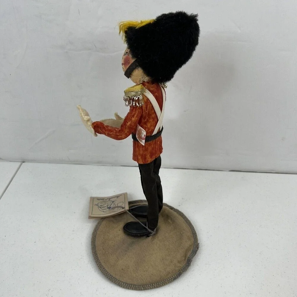 Vtg 1987 Annalee Toy Doll 11" Queen's Guard Marching British Soldier USA 7560 - Picture 6 of 16